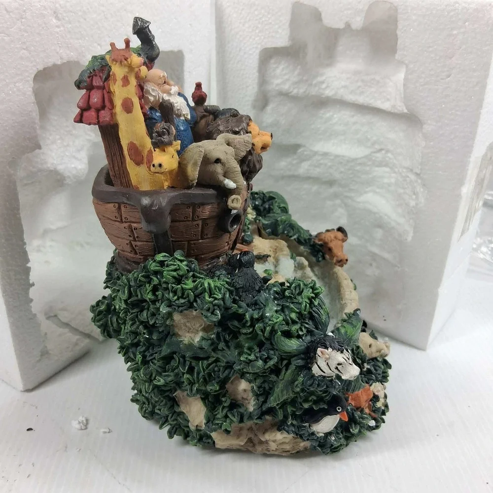 St Nicholas Square Noahs Ark Musical Holiday Fountain Joy to the World Tabletop